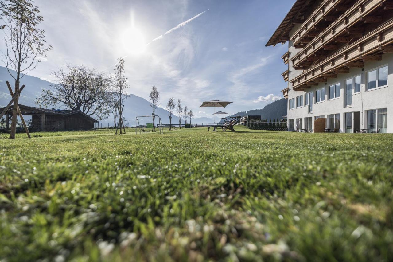 Maxstudio Premium Apartment Zillertal Mit Bergblick Schlitters Luaran gambar